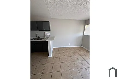 520 Albert Ave Photo 1