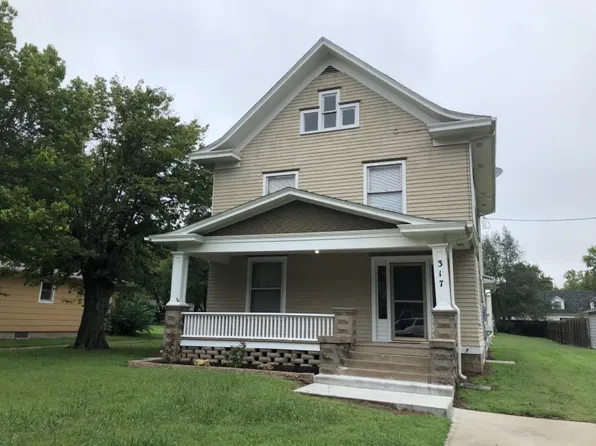 317 NE 11th St, Abilene, KS 67410