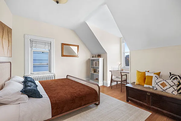 Sold by Compass | media 10