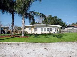 910 Camp St, Tavares, FL 32778