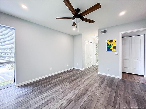 4th image of 800 NW Fork Rd APT 10-7