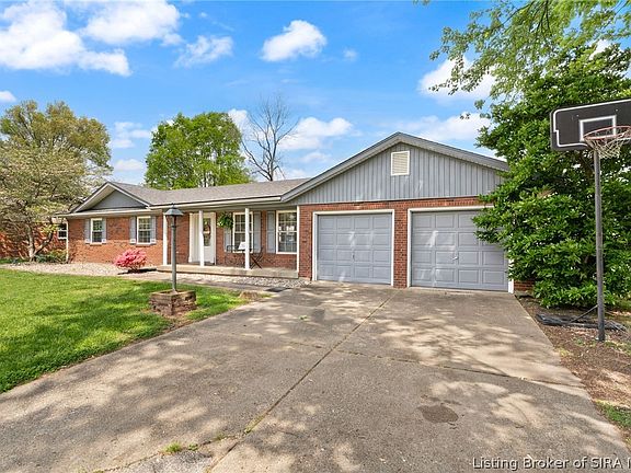 3rd image of 407 Hemlock Road