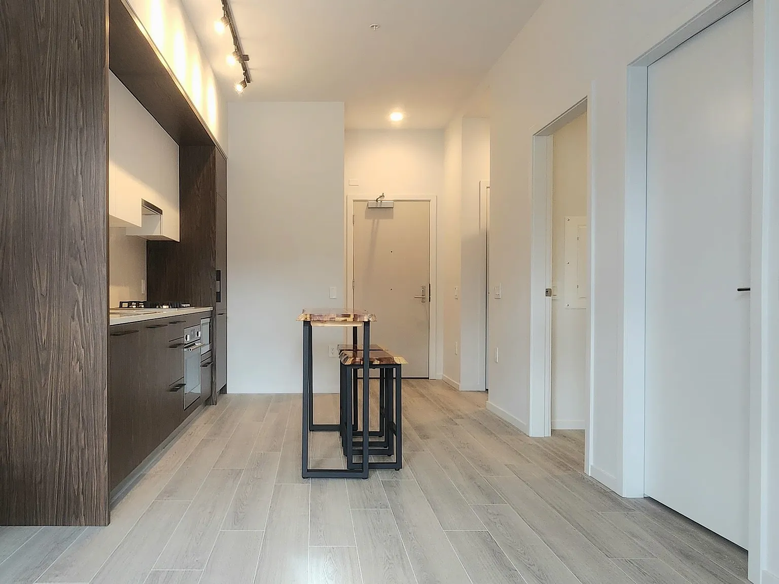 1 bed, 670 sqft, $2,850 — Photo 4
