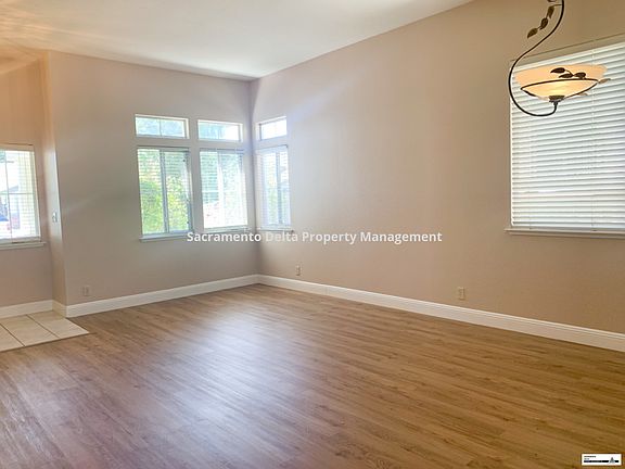 3rd image of 8049 Birgham Way