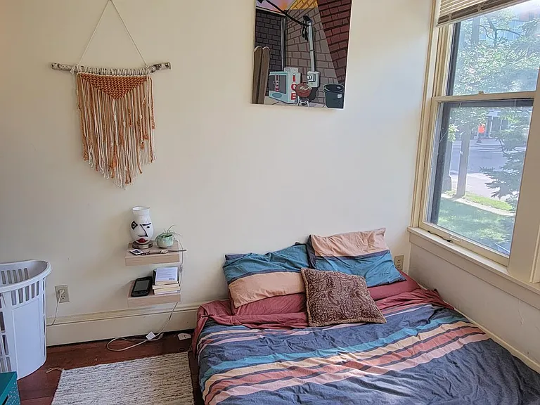 1005 University Ave SE #3 — Photo 3