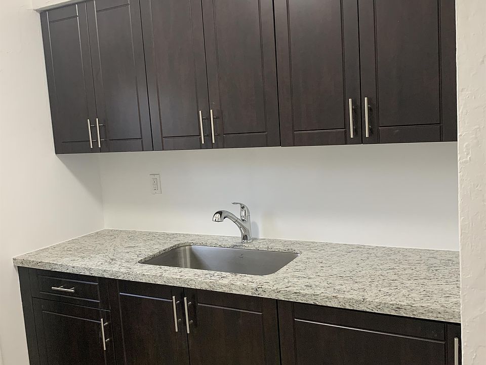 Brand new kitchen with granite countertops