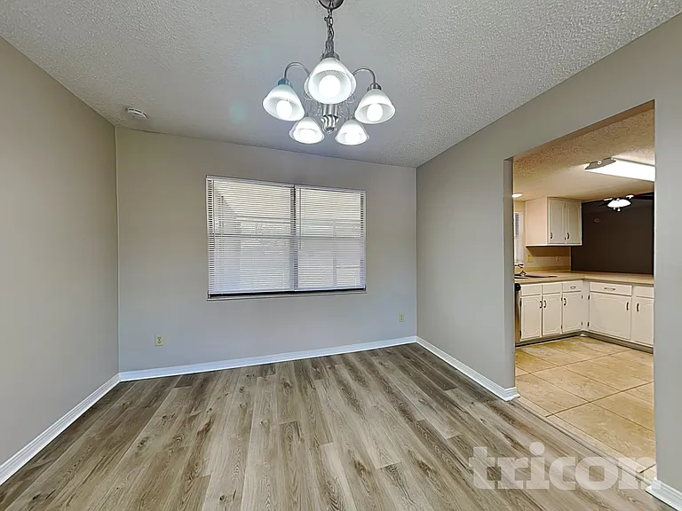 670 Roger Sherman St — Photo 6