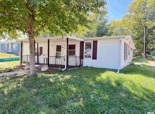 1421 S 13th St, Pekin, IL 61554