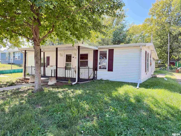 1421 S 13th St, Pekin, IL 61554