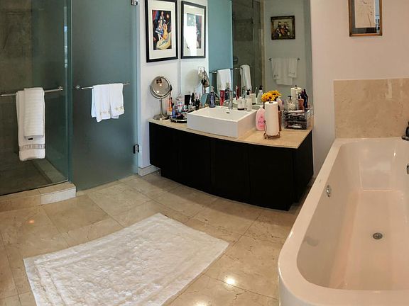 5th image of 250 Sunny Isles Blvd #31002
