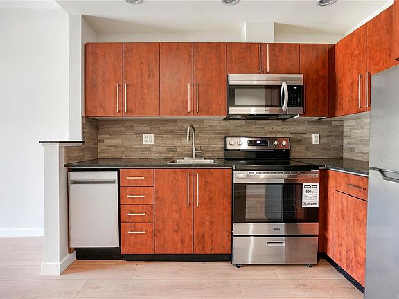 3rd image of 611 Brookside Rd #315