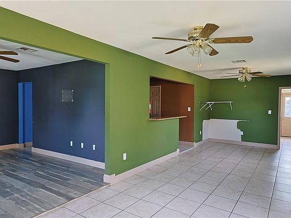 4th image of 68 Thornton Dr