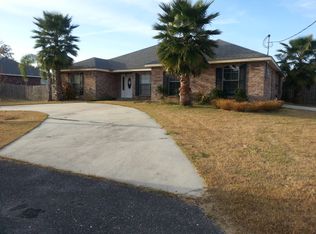 400 Sparrow Ln, La Place, LA 70068