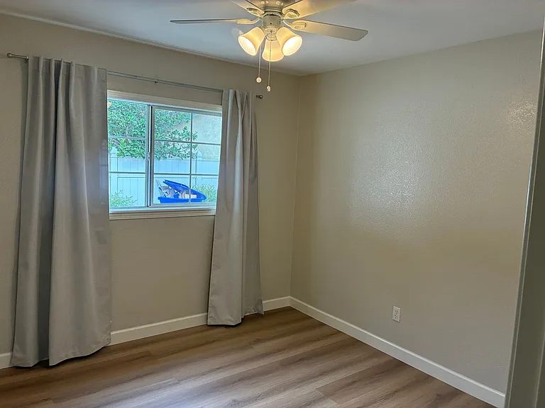 13927 Woodland Dr — Photo 34