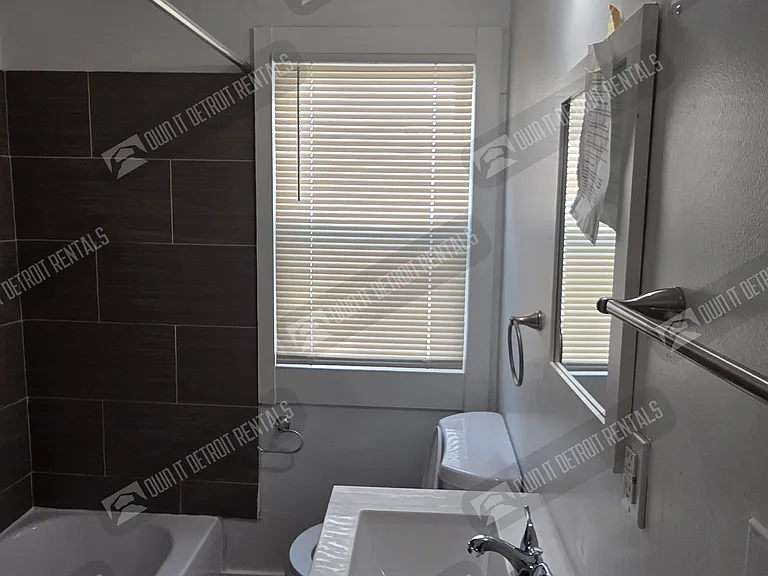 4810 Lenox St — Photo 35