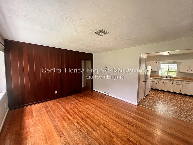 1261 Richmond Rd — Photo 4