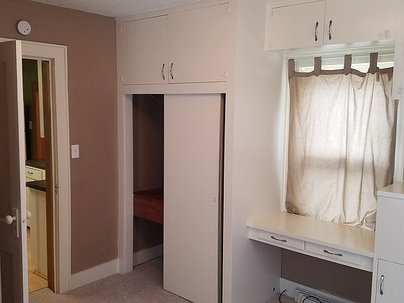 3rd image of 927 University Pl