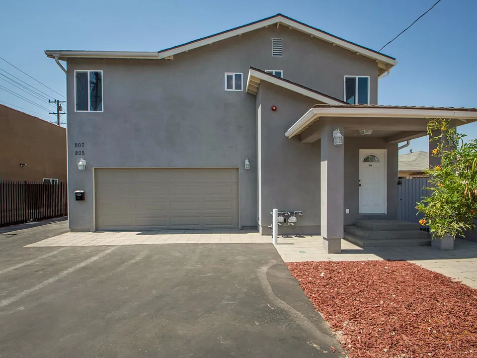 205 N Gage Ave #205