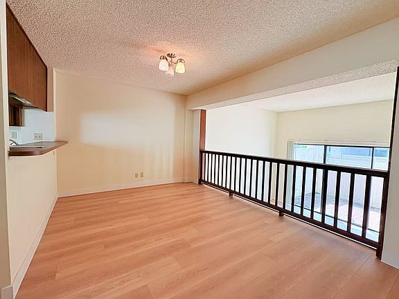 5th image of 848 W Huntington Dr Unit 11