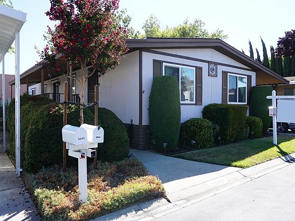 2nd image of 3044 Oakbridge Dr #3044