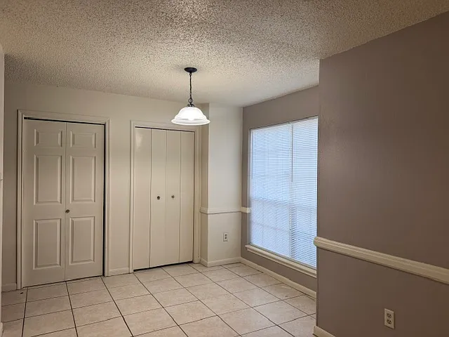 2 bed, 2.5 bath, 1250 sqft, $1,100 — Photo 2