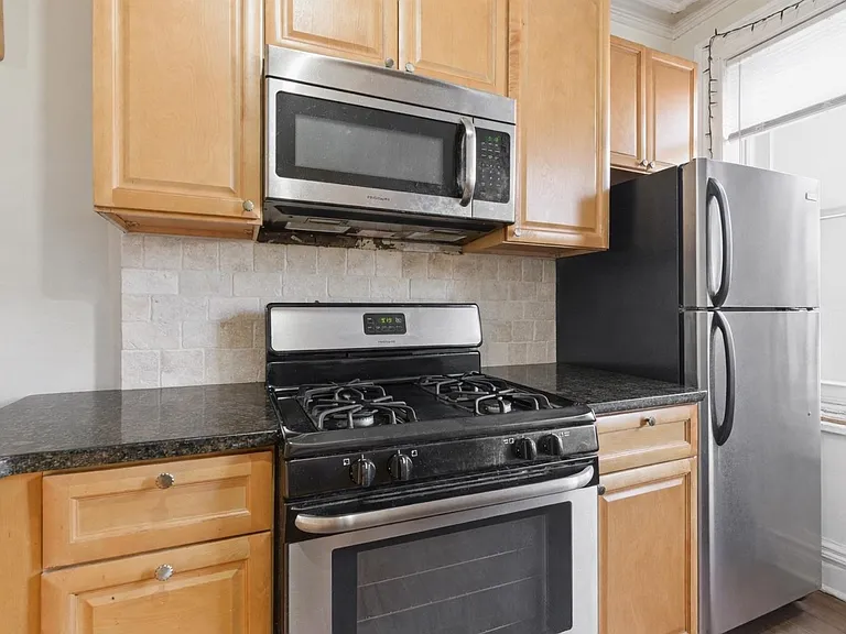 233 Summit Ave #2 — Photo 4