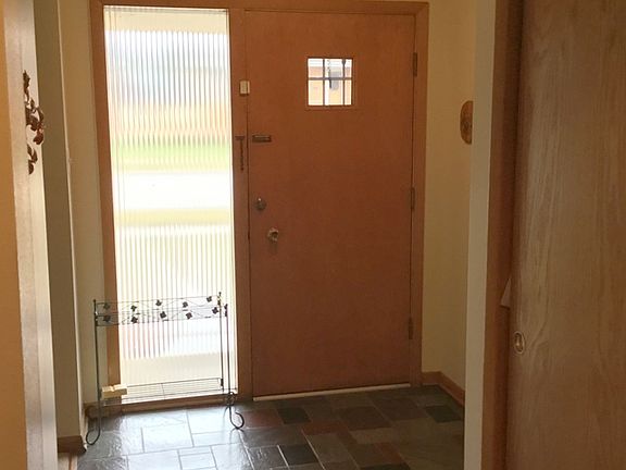 4th image of 6301 W 92nd Pl