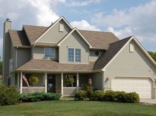 2036 Deer Run Dr, Delavan, WI 53115