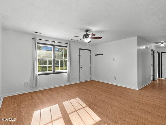 4th image of 429 Kenwood Drive