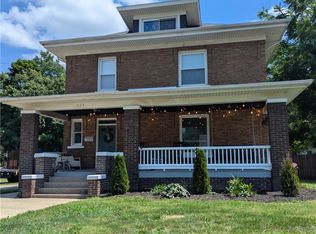 1125 6th St, Charleston, IL 61920