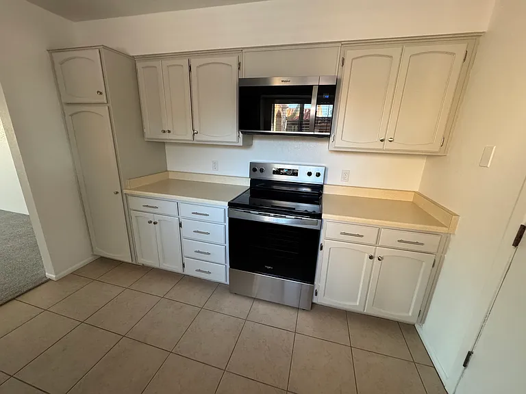 4209 E Blanton Rd — Photo 8