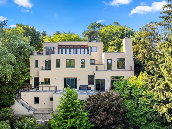 225 Kenrick St #225, Newton, MA 02458