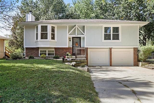 1st image of 542 NE Noeleen Ln
