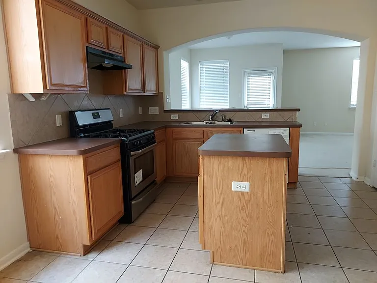 822 Forest Thicket Ln — Photo 12