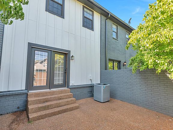 3rd image of 2112 Blair Blvd APT 4