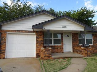 2305 Maple Dr, Midwest City, OK 73110