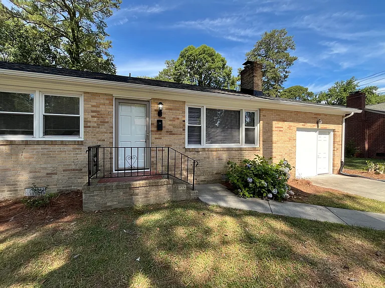 143 Hermitage Rd — Photo 3