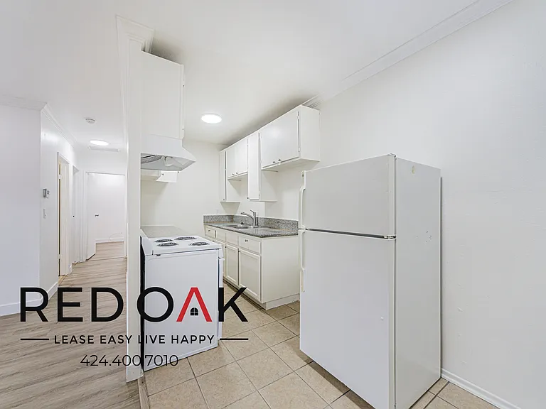 13043 Vanowen St #5 — Photo 5