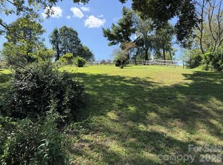 28 Sheppard Dr, Asheville, NC 28806