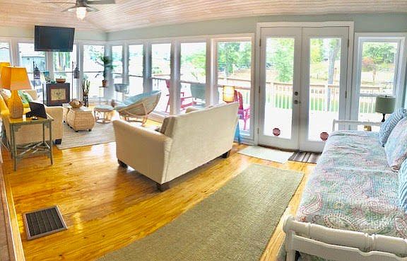 5th image of 202 Belton Cir