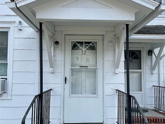 2nd image of 30 Carman St