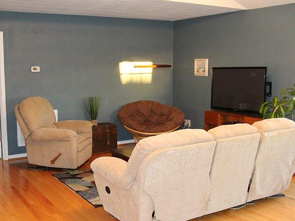 3rd image of 500 Windsor Dr