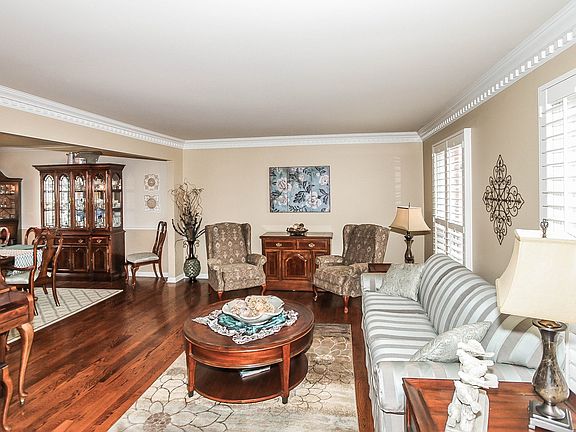 3rd image of 931 Cherry Dr