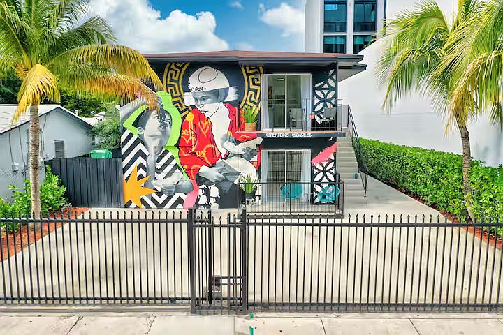 At heart of Wynwood with one free parking included with your monthly rent.