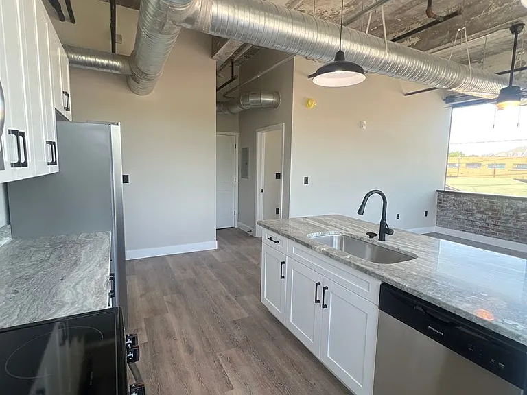 119 E Princess Anne Rd — Photo 122