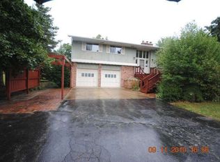 852 Stonegate Rd, Ann Arbor, MI 48103