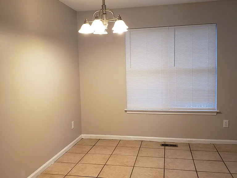 147 Kylee Ct — Photo 5