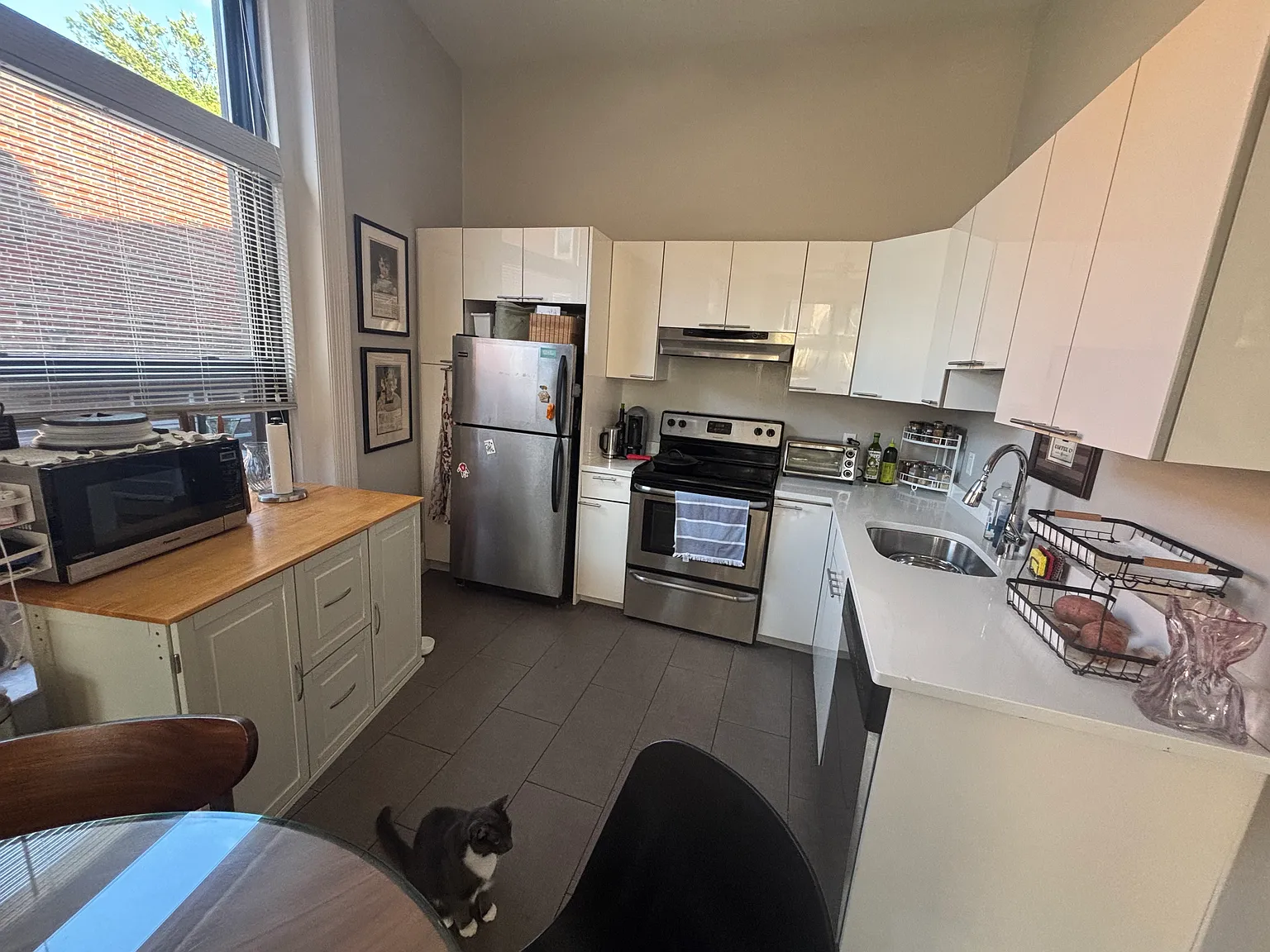1 bed, 750 sqft, $3,050 — Photo 1