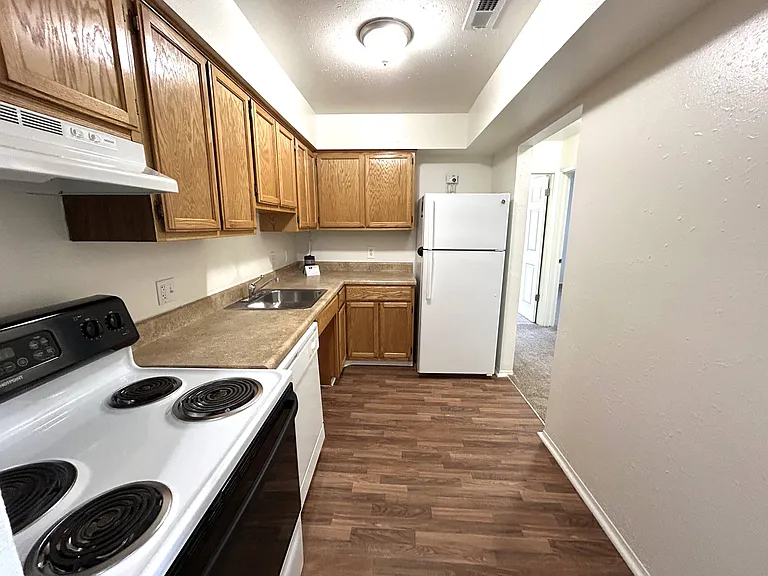 Windsor Place Apartments — Photo 164