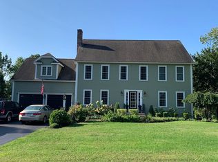 28 Red Gate Ln, Franklin, MA 02038